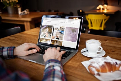 Apple ngừng bán MacBook 12, MacBook Air cũ và MacBook Pro 13” không Touch Bar