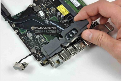 Thay Loa trái và Microphone Macbook pro 2010 Unibody 13 inch A1278