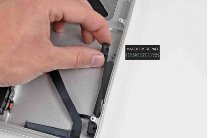 Thay thế cáp ổ cứng MacBook Pro 15 Unibody Mid 2010 Hard Drive/IR Sensor Cable Replacement