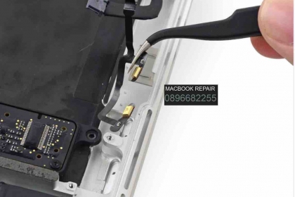 Thay micro MacBook Pro 13