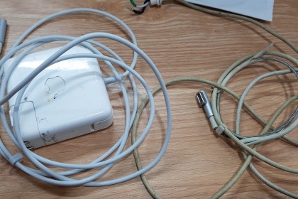 Thay dây sạc macbook magsafe 1 